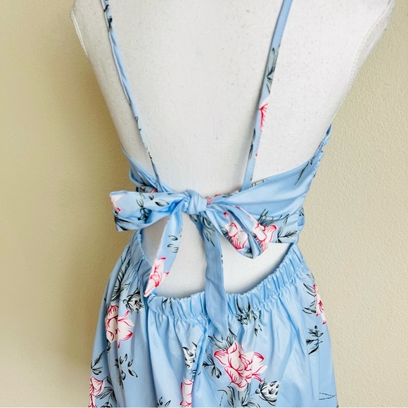Hello Molly Like You Would Blue Floral Front Twist Knot Keyhole Tie Romper - Picture 5 of 16